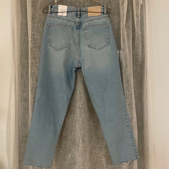 Zara Classic Mom Fit Destructed Jeans - Picture 5 of 6